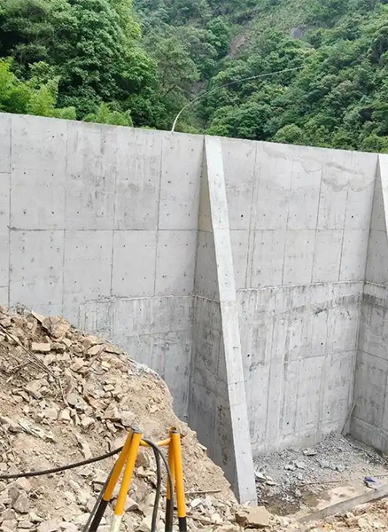 周口川汇区重力式挡土墙